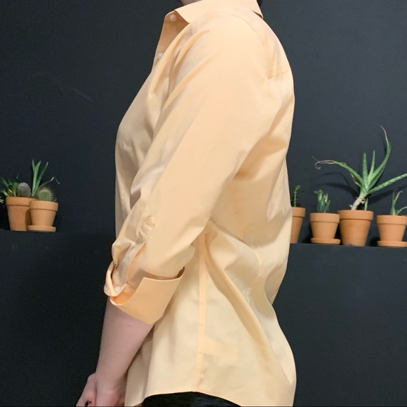 Salmon/Peach blouse 🍑🍤🟠💛 - Picture 2 of 3